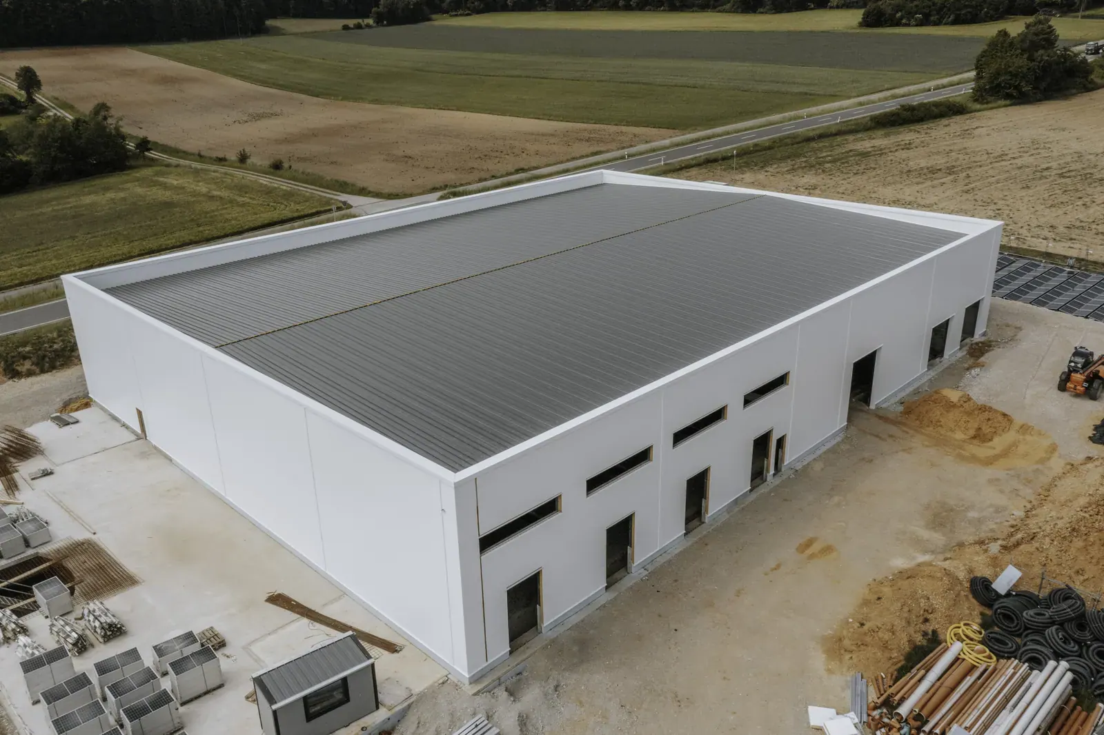 Hardy Barth: Produktionshalle mit Büro und PV, Bild 9 (Bauphase)
