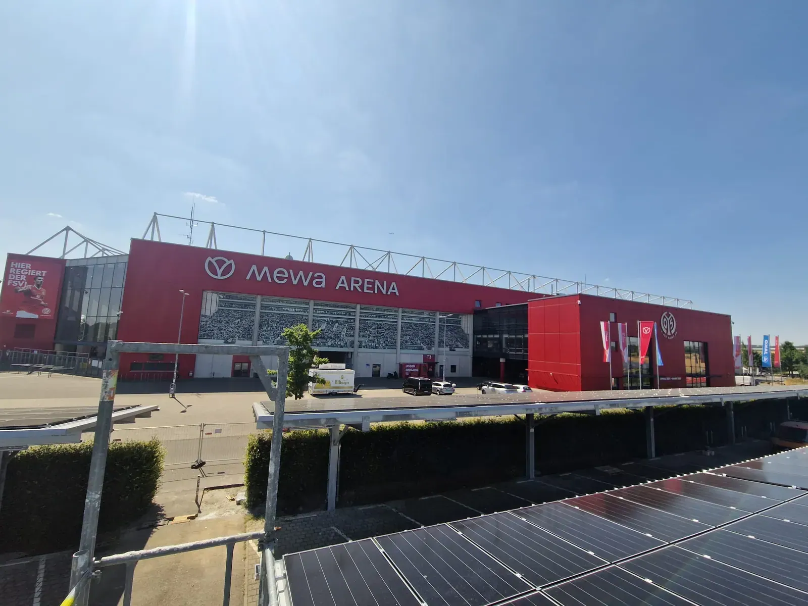 1. FSV Mainz 05: Solar-Carports auf dem Stadionparkplatz, Bild 2