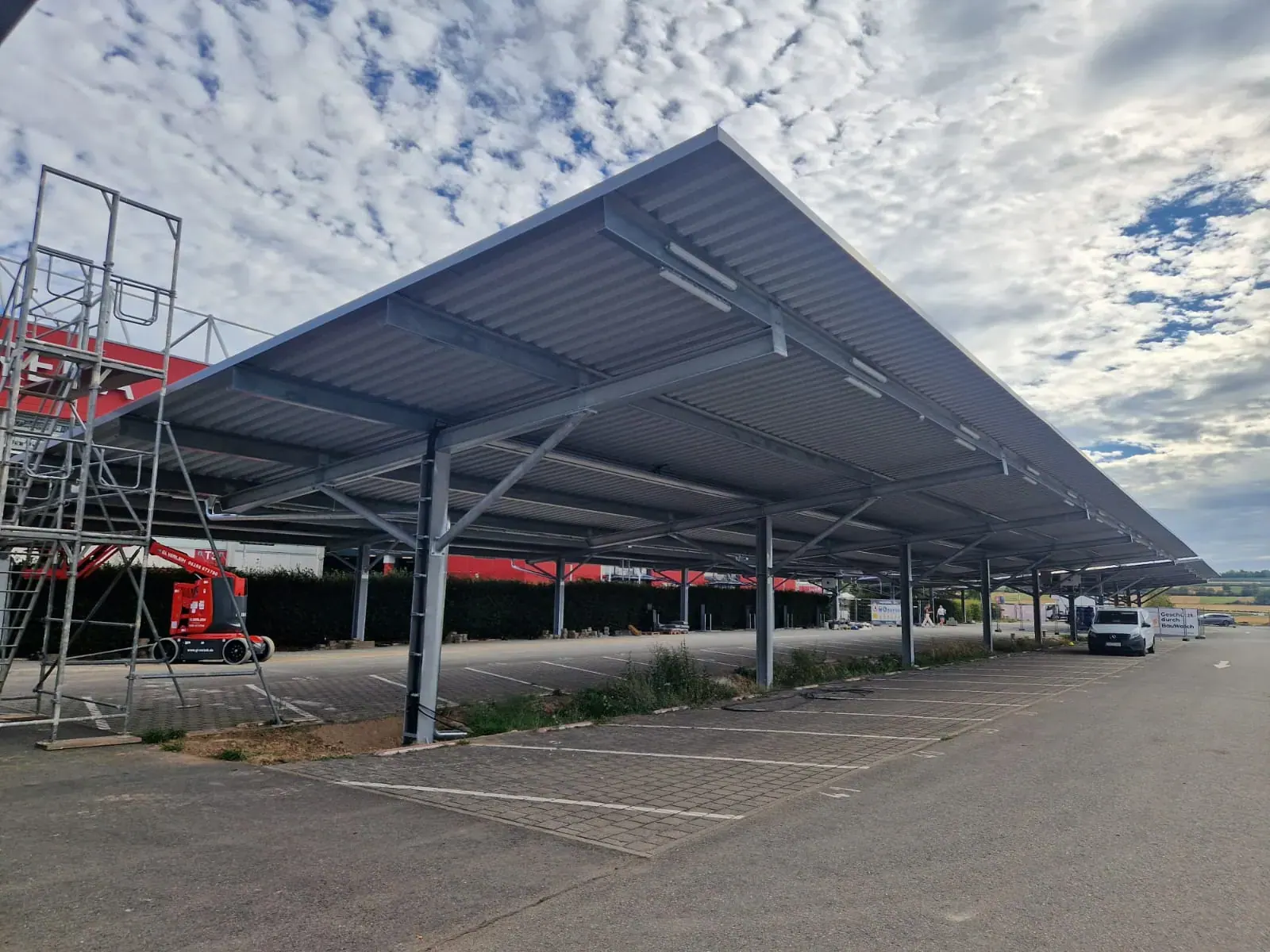1. FSV Mainz 05: Solar-Carports auf dem Stadionparkplatz, Bild 3