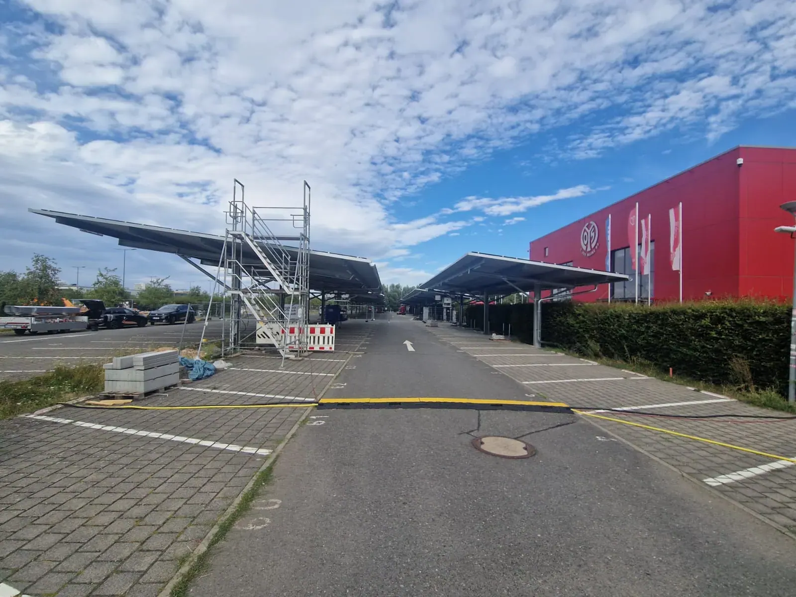1. FSV Mainz 05: Solar-Carports auf dem Stadionparkplatz, Bild 5