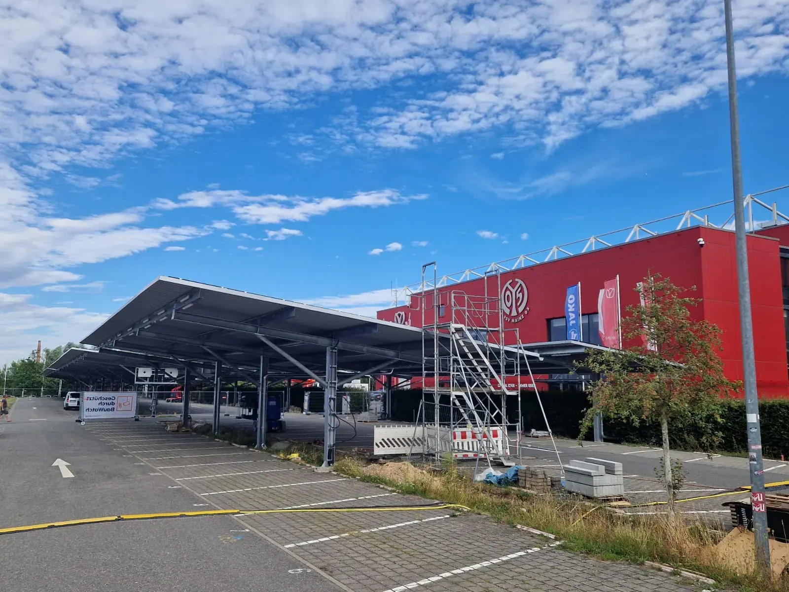 1. FSV Mainz 05: Solar-Carports auf dem Stadionparkplatz, Bild 6