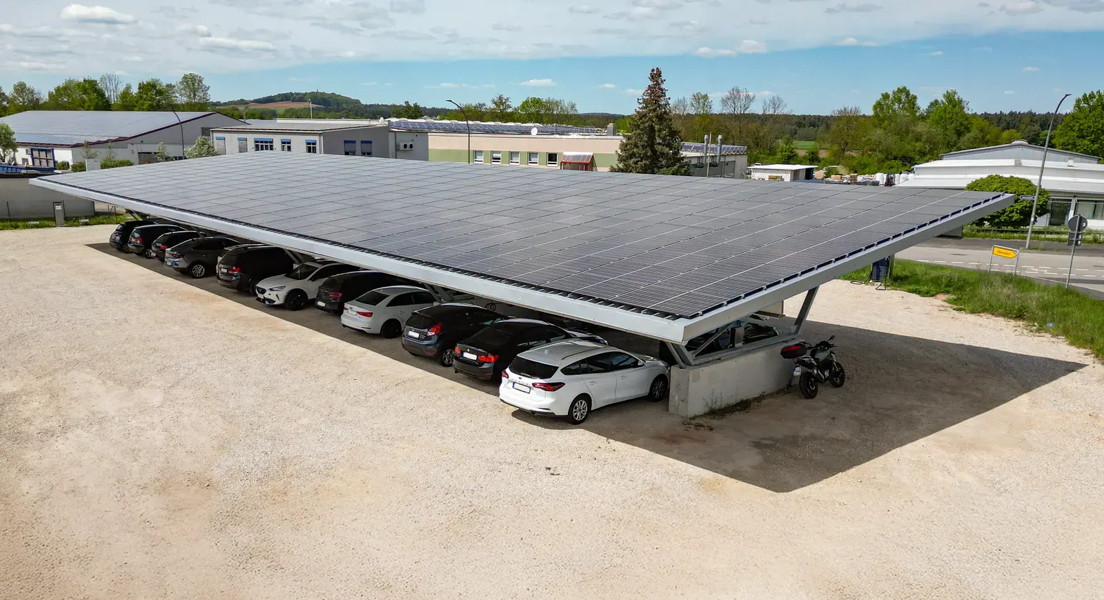 Hardy Barth: PV-Carport auf dem Firmenparkplatz, Bild 3