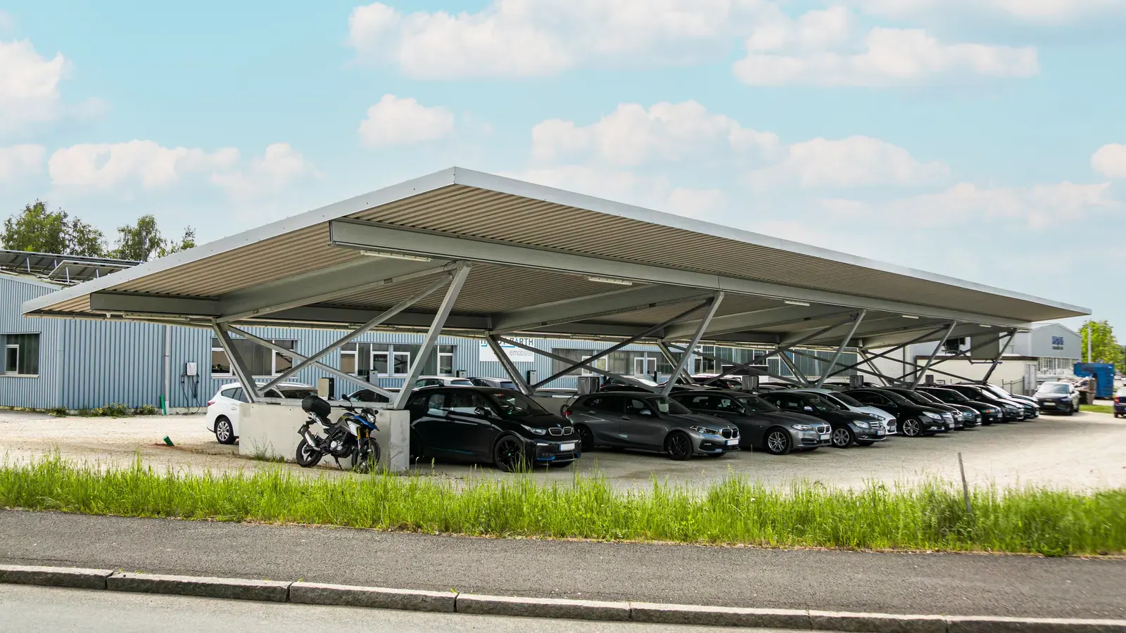 Hardy Barth: PV-Carport auf dem Firmenparkplatz, Bild 7