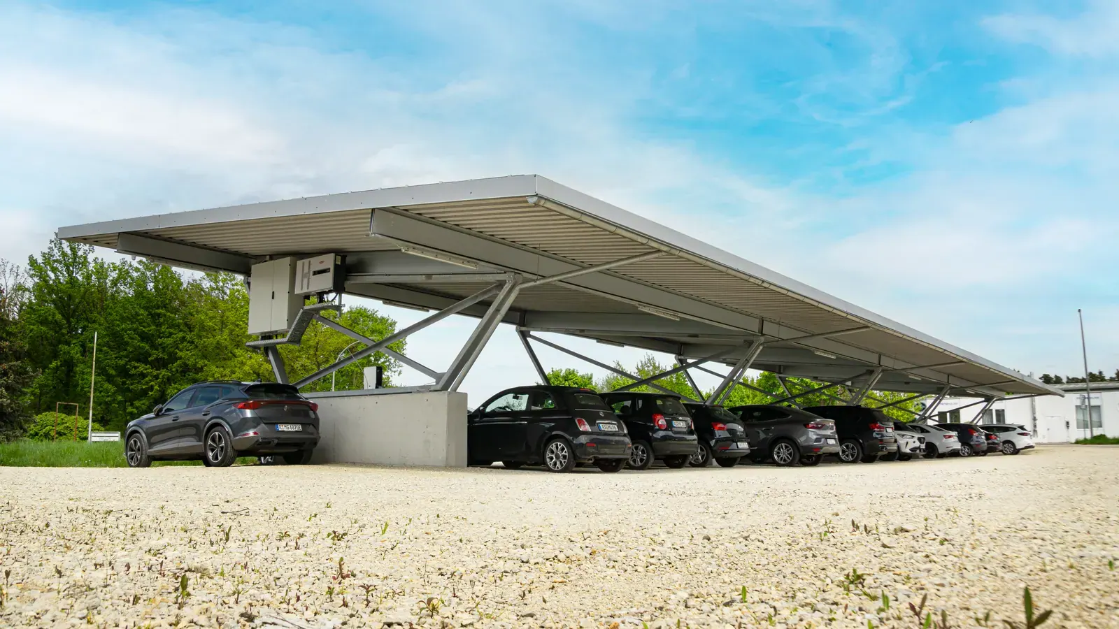 Hardy Barth: PV-Carport auf dem Firmenparkplatz, Bild 10