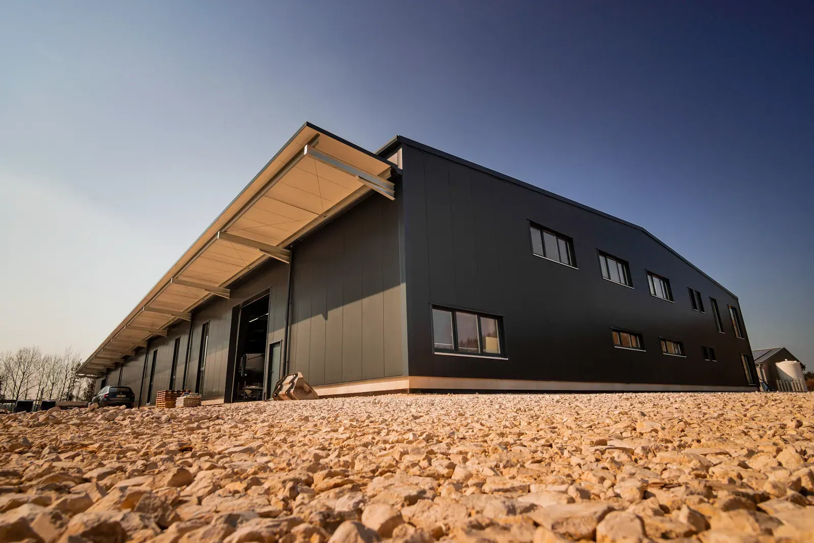Metz GmbH: Produktions- und Lagerhalle mit Büro, Bild 3