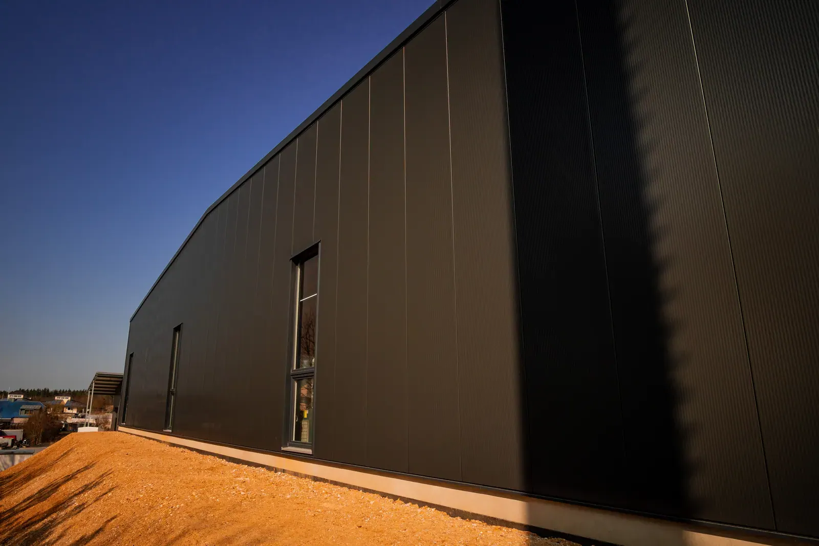 Metz GmbH: Produktions- und Lagerhalle mit Büro, Bild 6