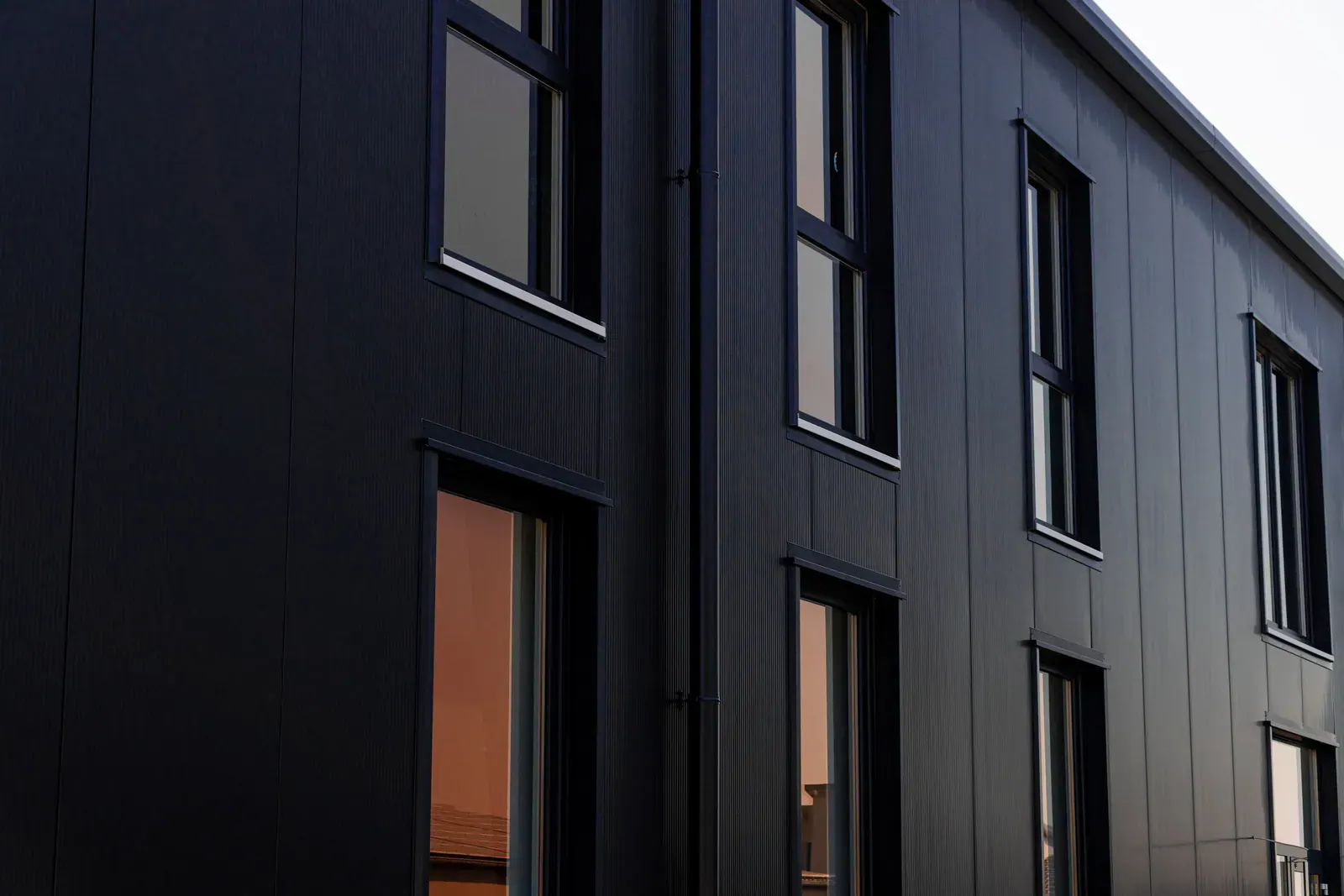 Metz GmbH: Produktions- und Lagerhalle mit Büro, Bild 9